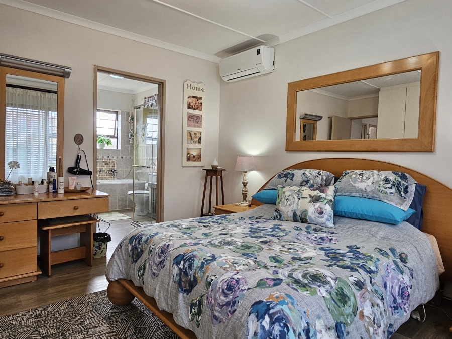 3 Bedroom Property for Sale in Jeffreys Bay Central Eastern Cape